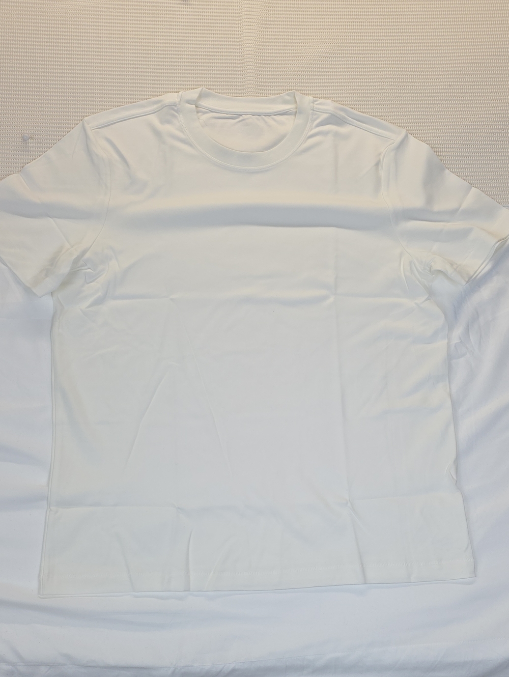 Textale Men's White Short-Sleeve Crewneck Tee Medium